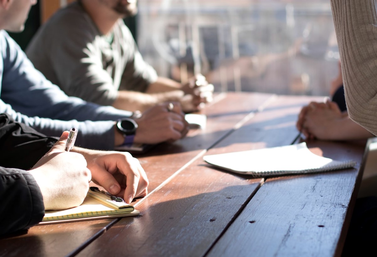 arbeitsplatz mit dokumenten